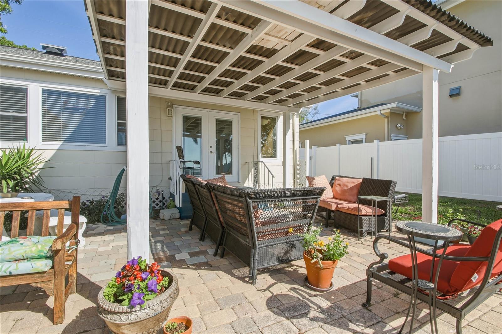 Image 15 of 25 For 950 Weedon Drive Ne