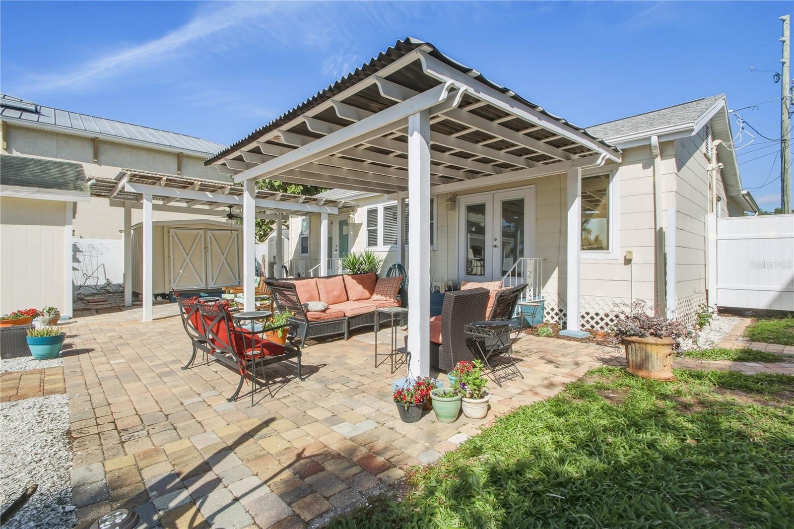 Image 22 of 25 For 950 Weedon Drive Ne