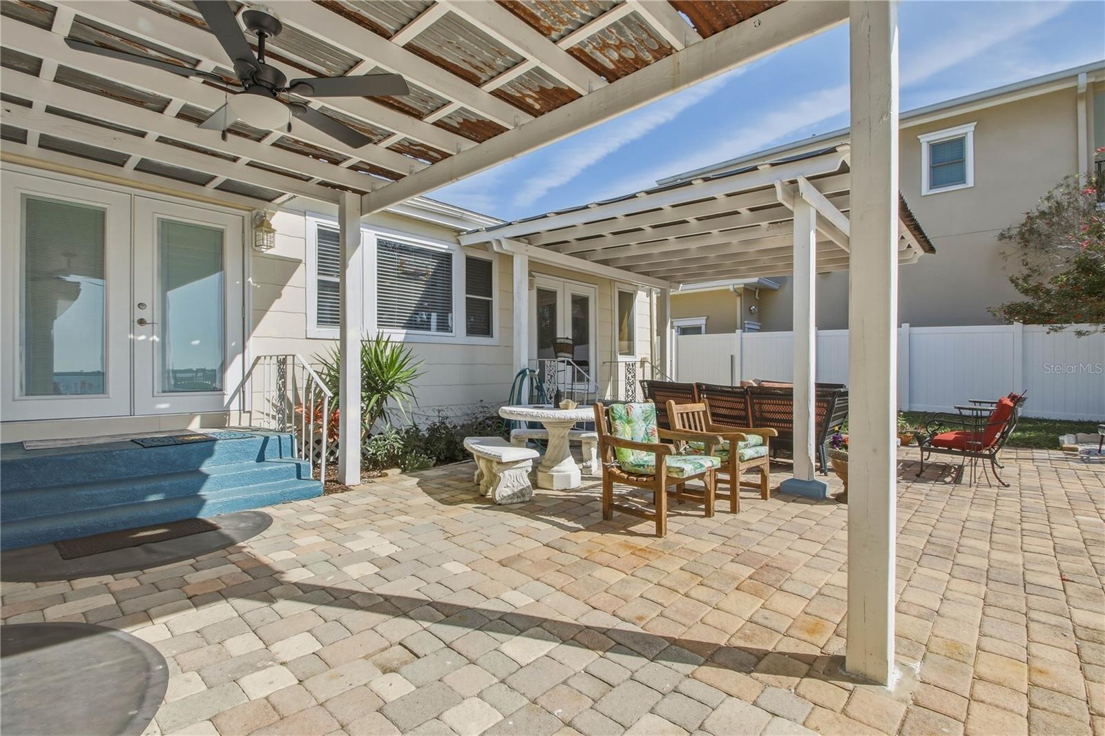 Image 9 of 25 For 950 Weedon Drive Ne