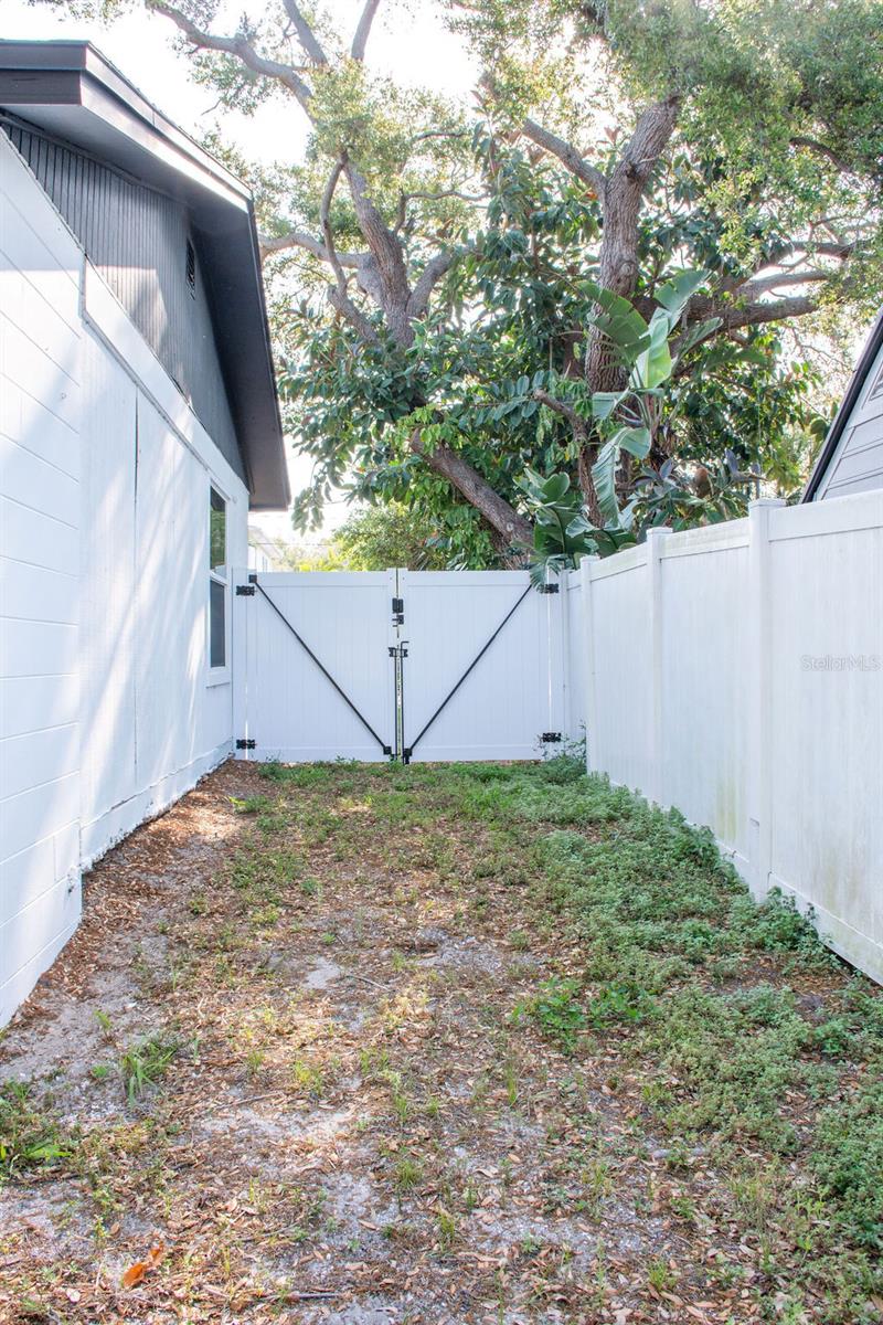 Image 16 of 17 For 6813 Himes Avenue