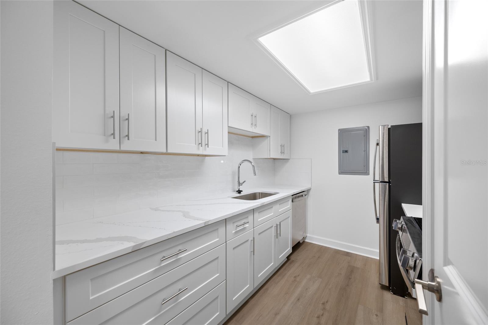 Image 21 of 43 For 8911 Blind Pass Road 114