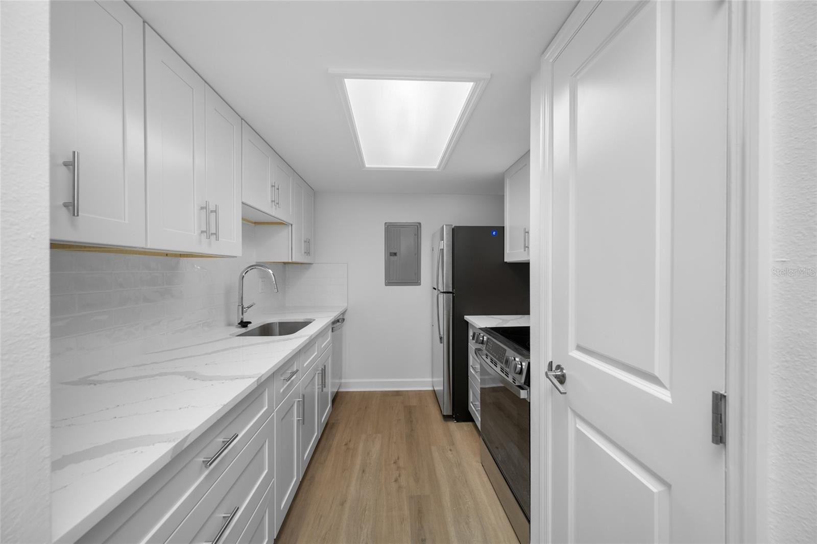 Image 22 of 43 For 8911 Blind Pass Road 114