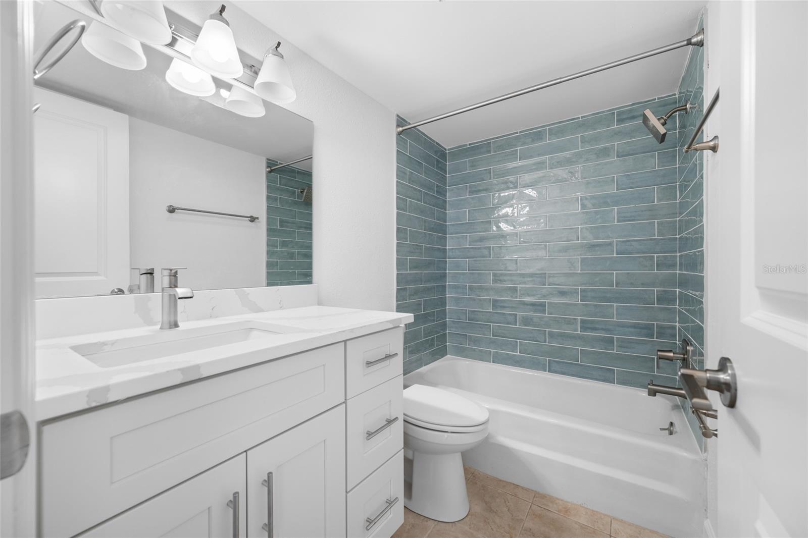 Image 26 of 43 For 8911 Blind Pass Road 114