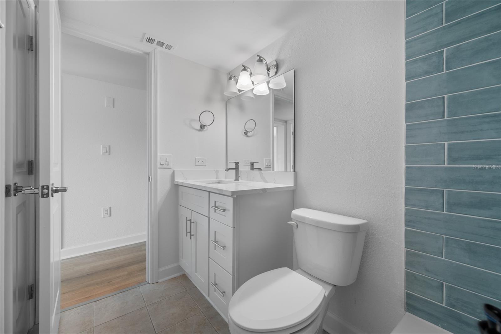 Image 27 of 43 For 8911 Blind Pass Road 114