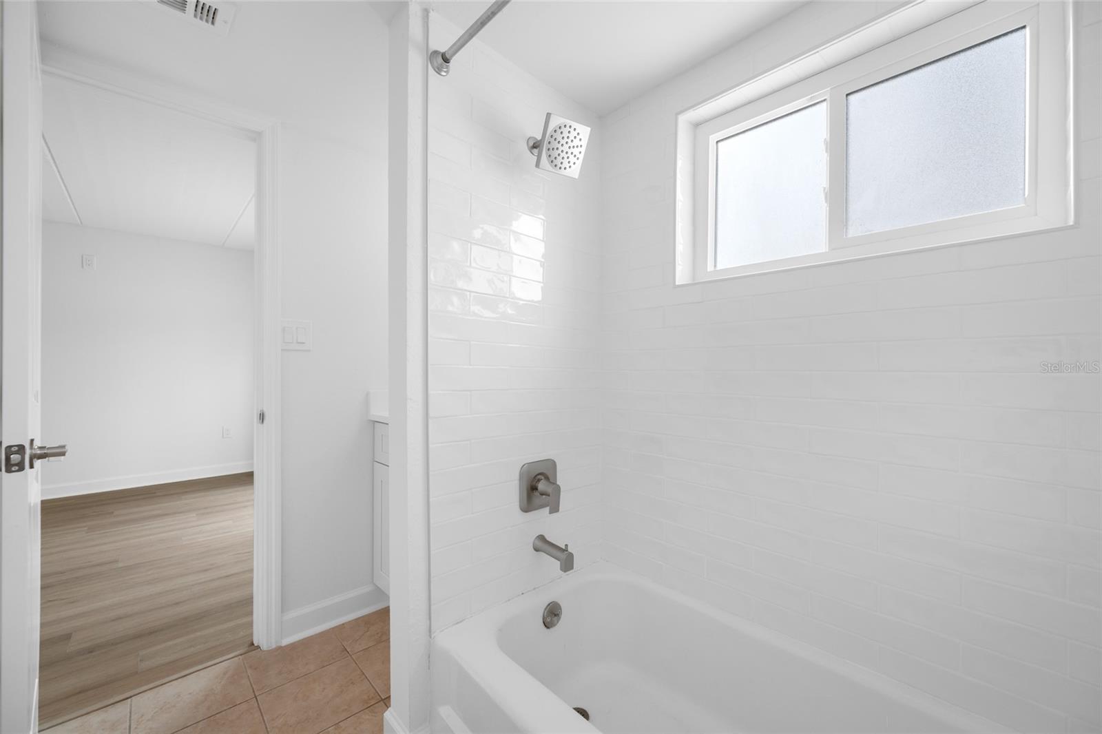 Image 31 of 43 For 8911 Blind Pass Road 114