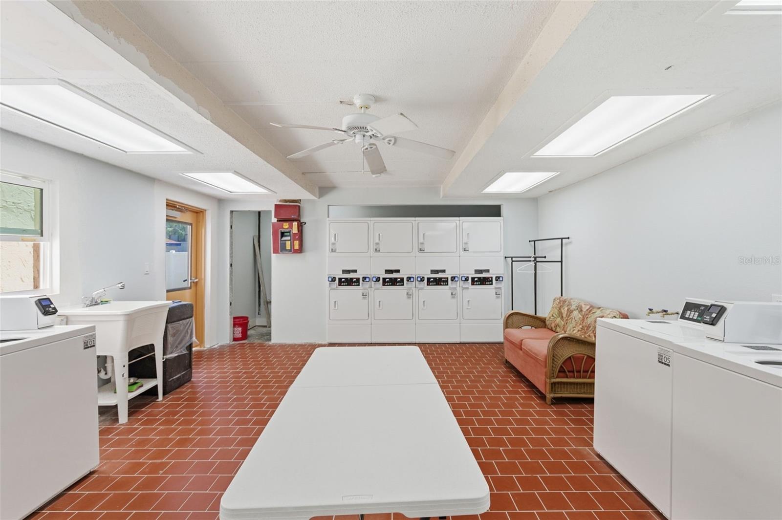 Image 35 of 43 For 8911 Blind Pass Road 114