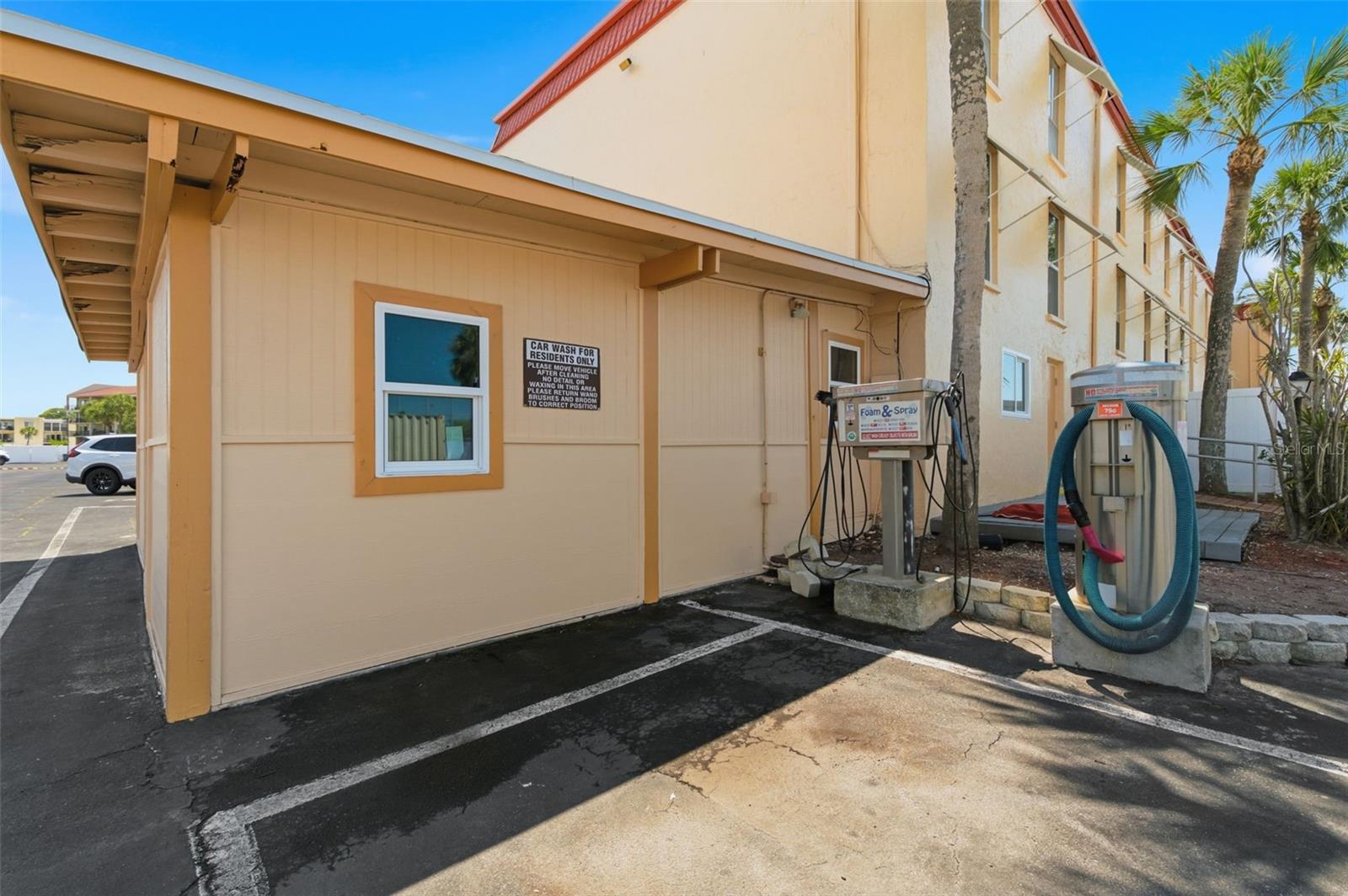 Image 36 of 43 For 8911 Blind Pass Road 114