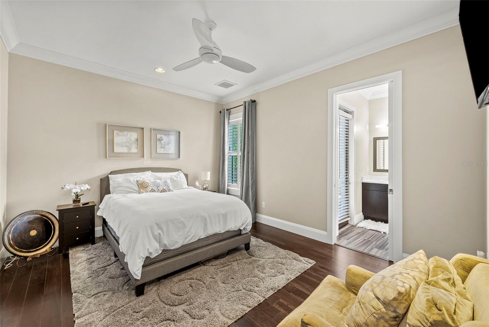 Image 22 of 59 For 3211 Bay Villa Avenue