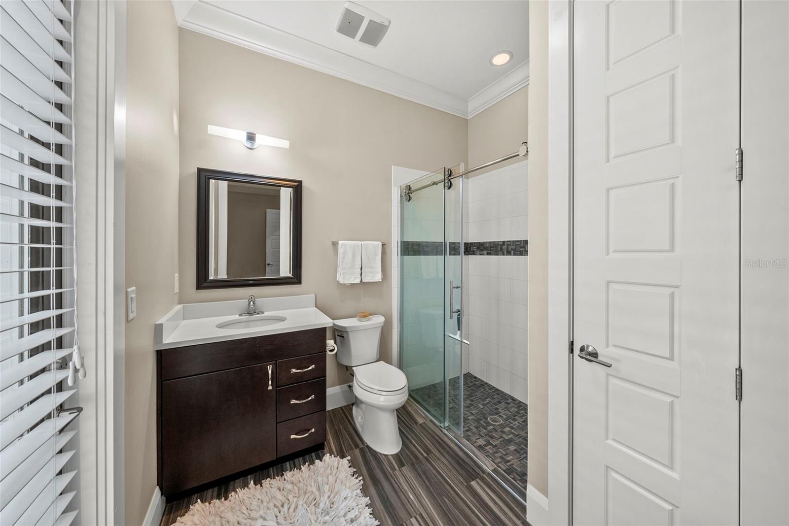 Image 24 of 59 For 3211 Bay Villa Avenue