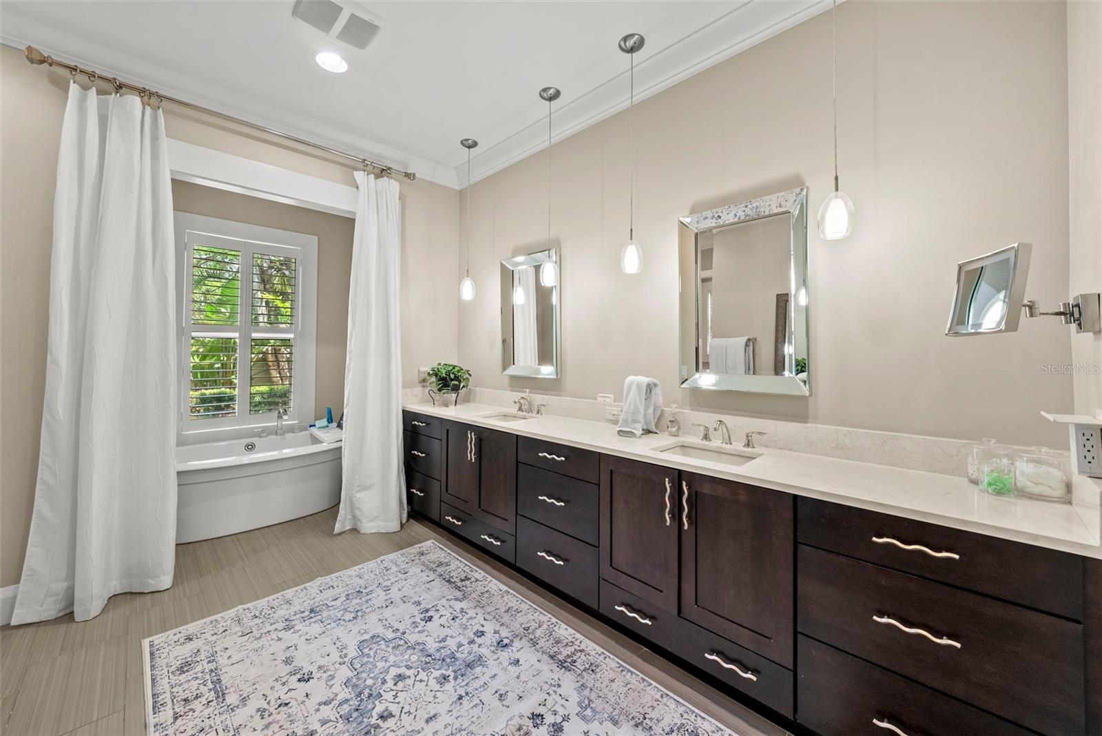 Image 28 of 59 For 3211 Bay Villa Avenue