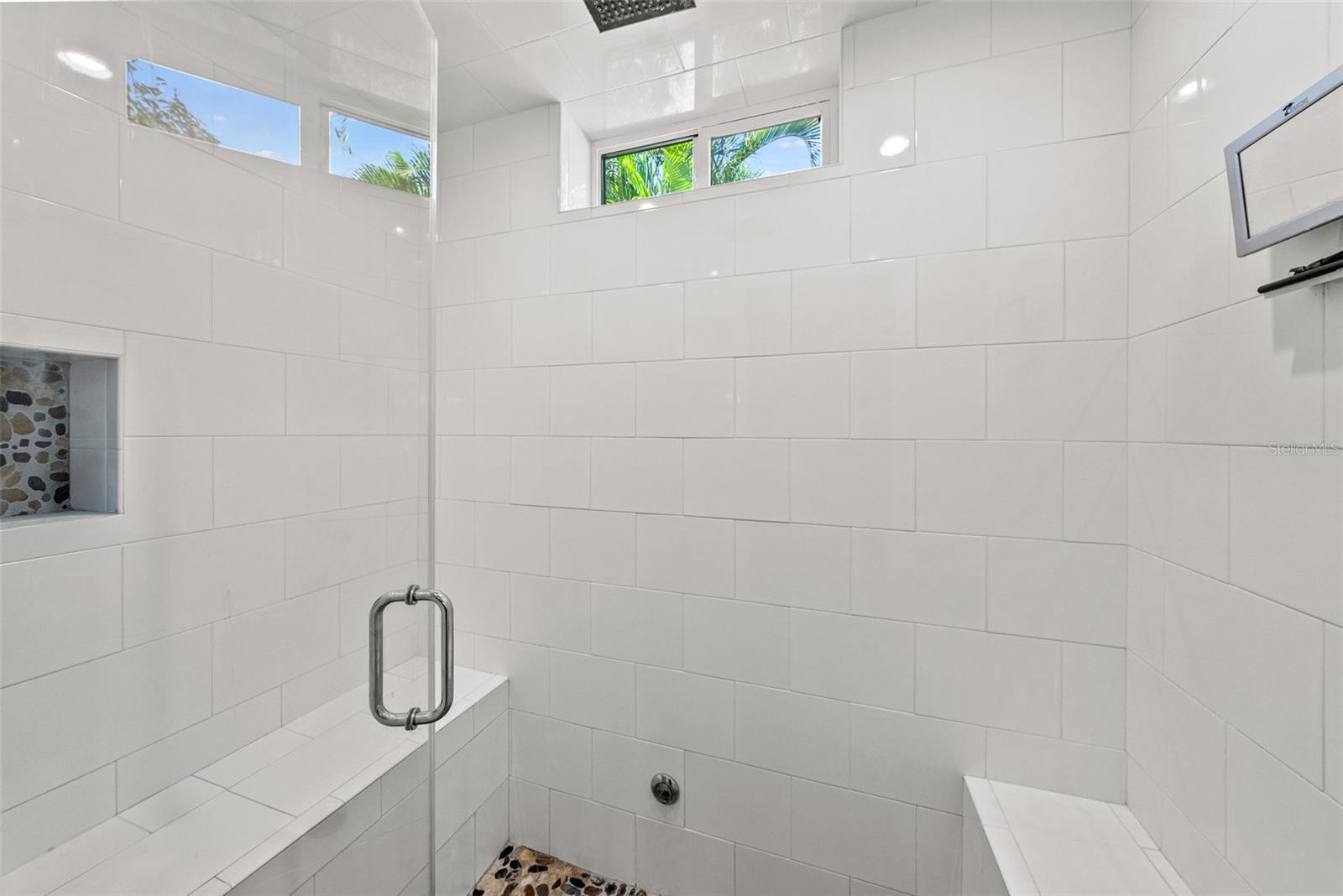 Image 29 of 59 For 3211 Bay Villa Avenue