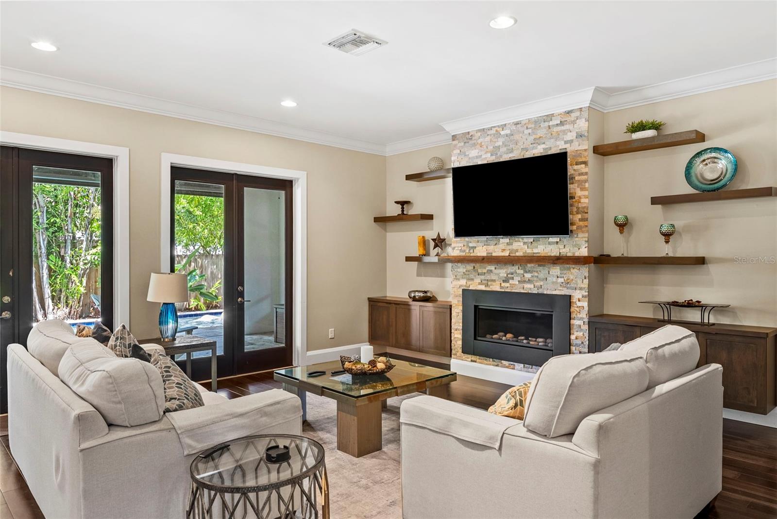 Image 3 of 59 For 3211 Bay Villa Avenue