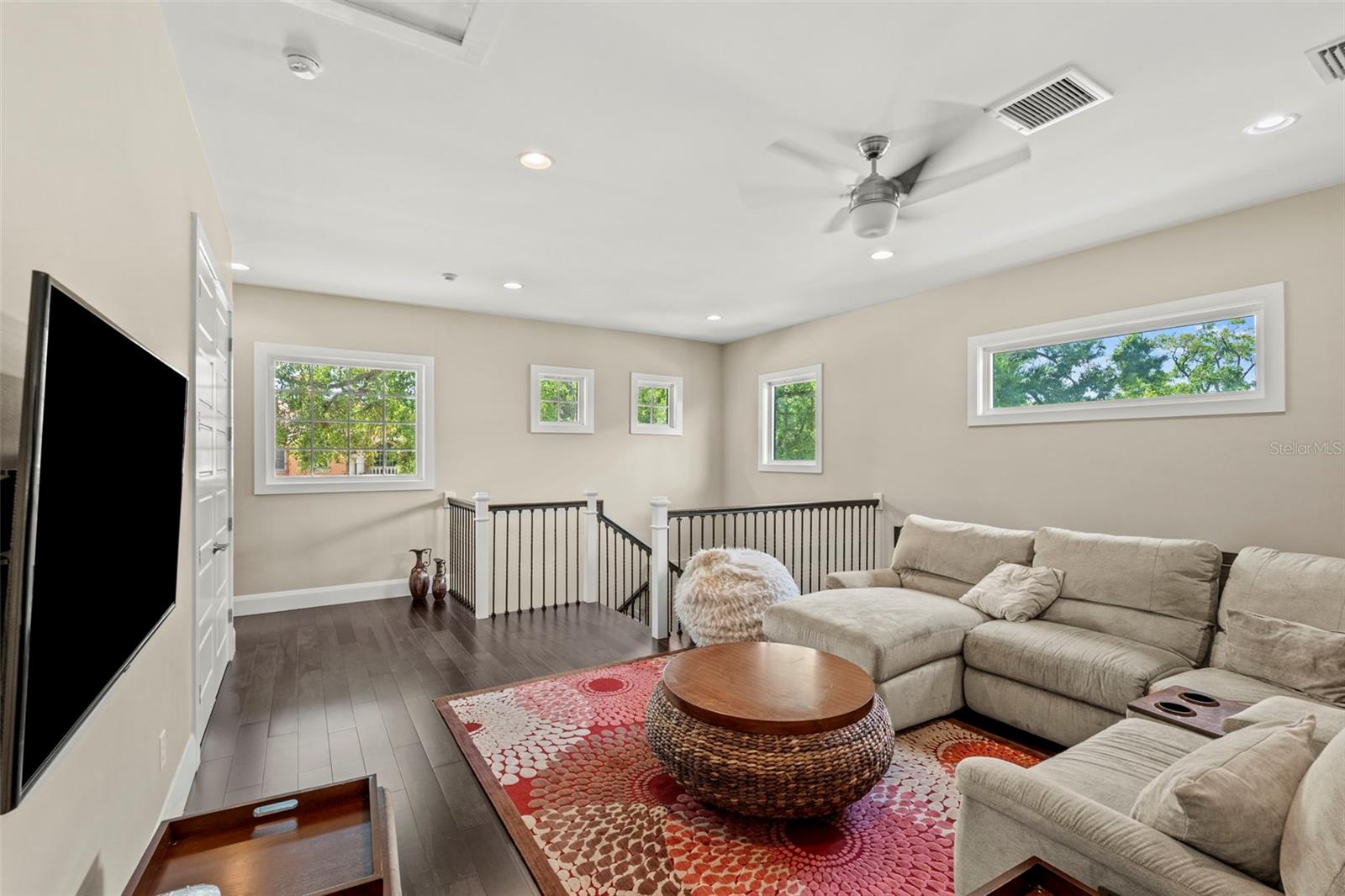 Image 33 of 59 For 3211 Bay Villa Avenue