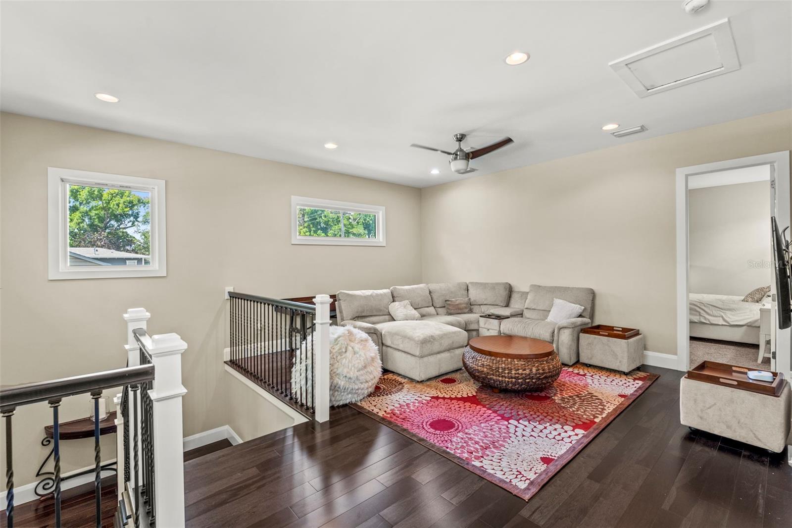 Image 35 of 59 For 3211 Bay Villa Avenue