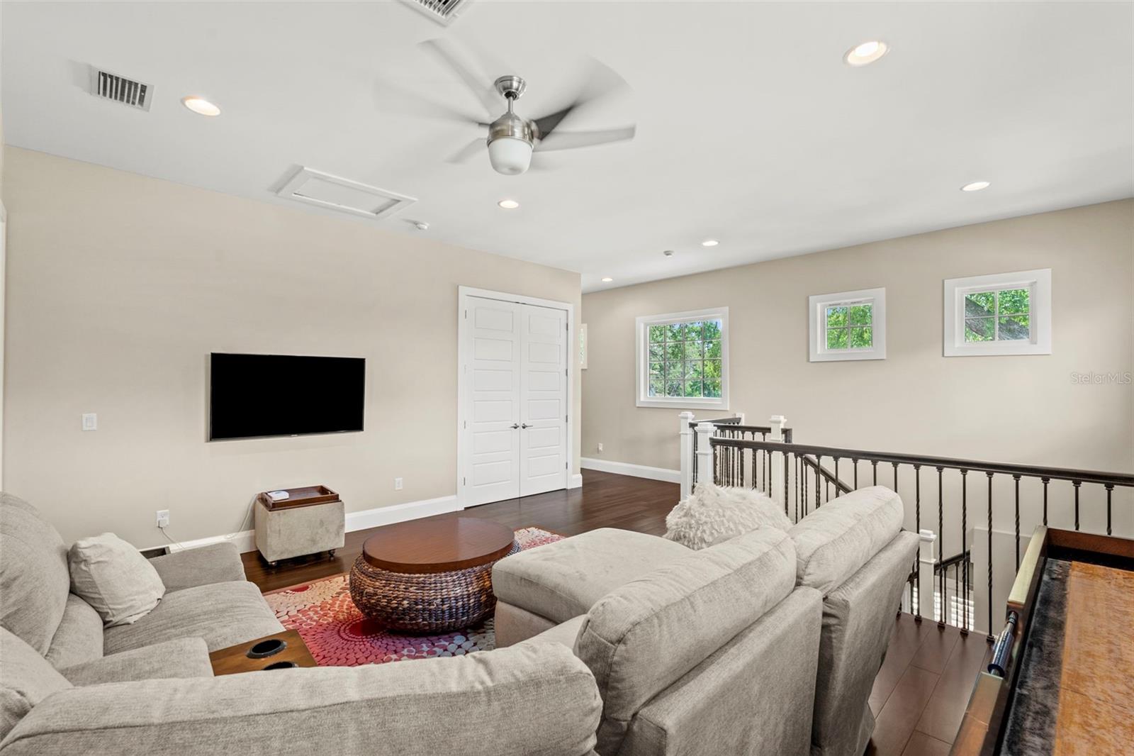 Image 36 of 59 For 3211 Bay Villa Avenue