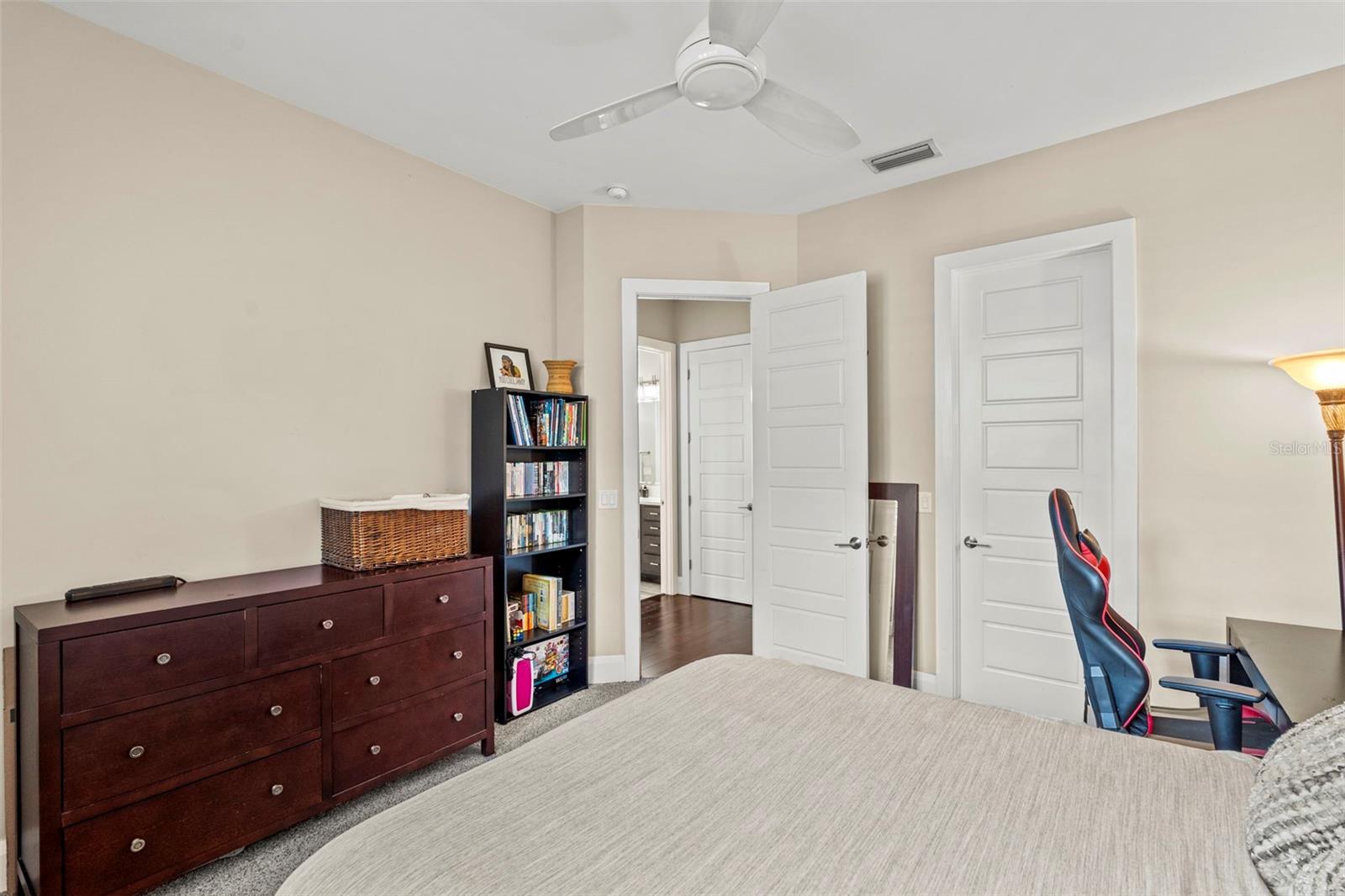 Image 42 of 59 For 3211 Bay Villa Avenue