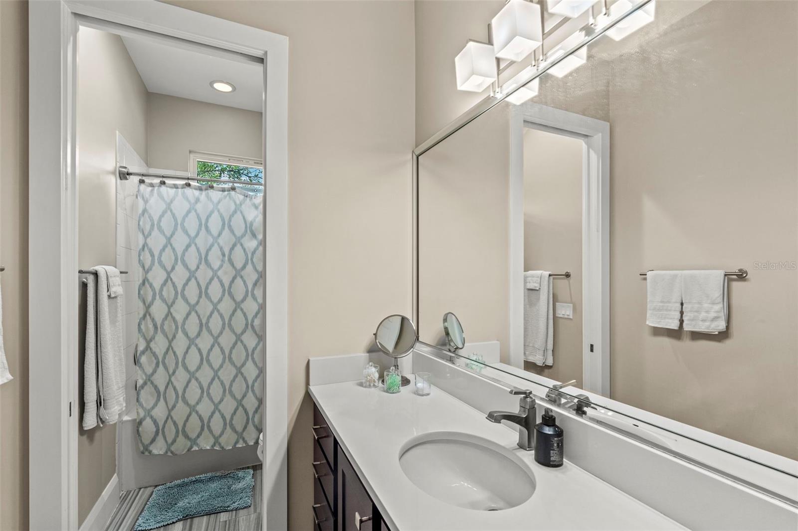 Image 43 of 59 For 3211 Bay Villa Avenue