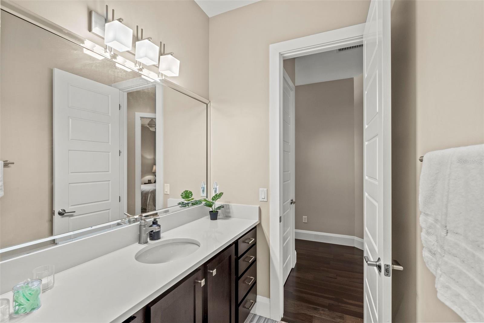 Image 44 of 59 For 3211 Bay Villa Avenue