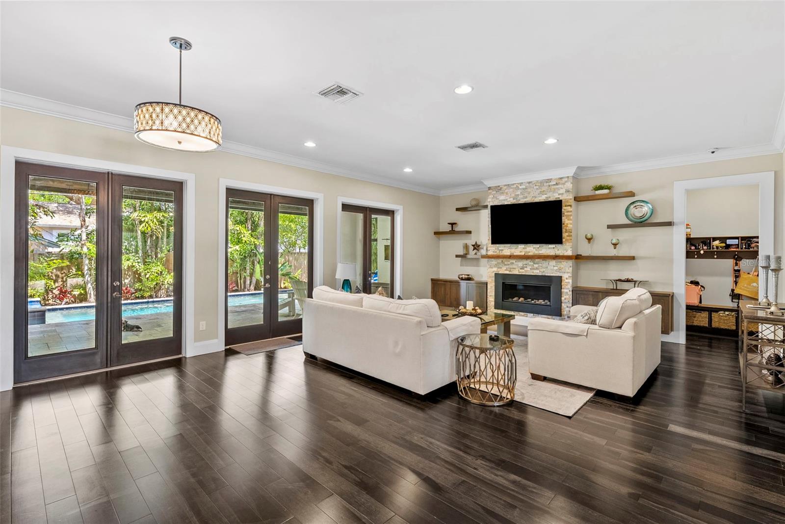 Image 8 of 59 For 3211 Bay Villa Avenue