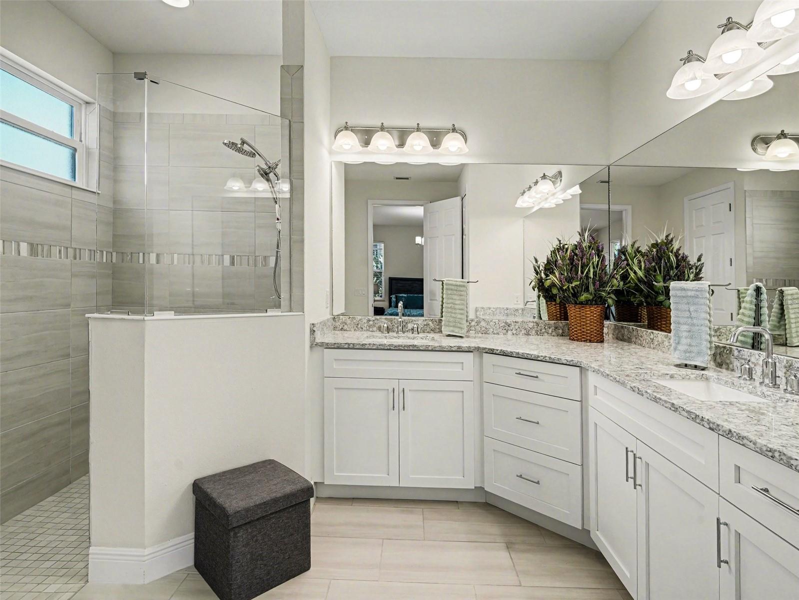 Image 15 of 32 For 5508 Title Row Drive