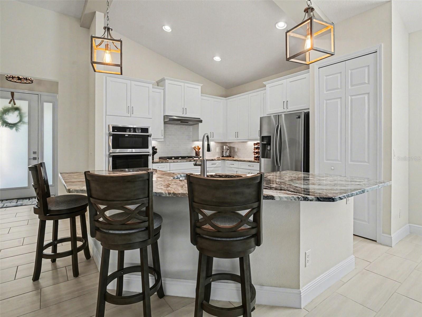 Image 6 of 32 For 5508 Title Row Drive