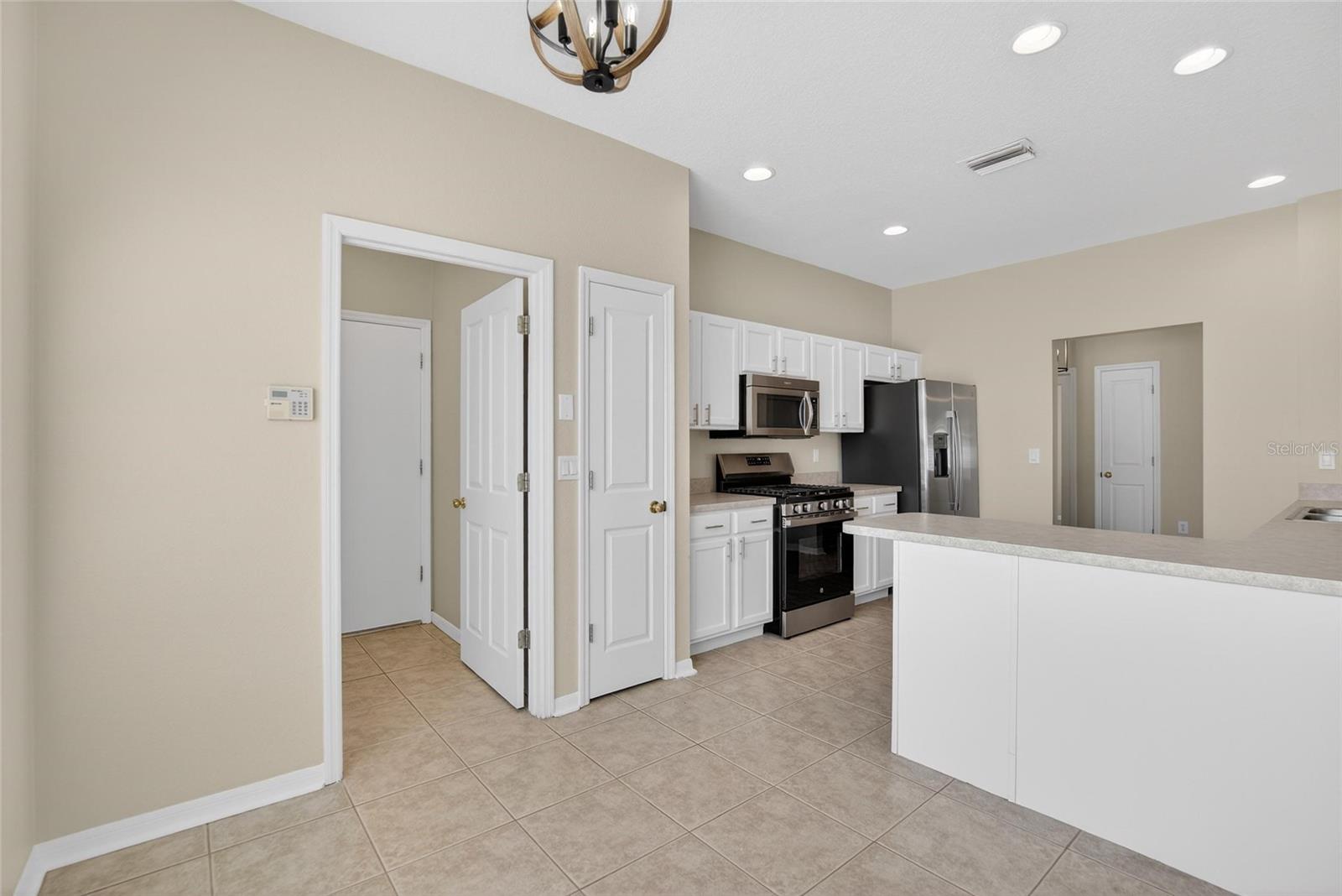 Image 23 of 74 For 5714 Hawkgrove Place