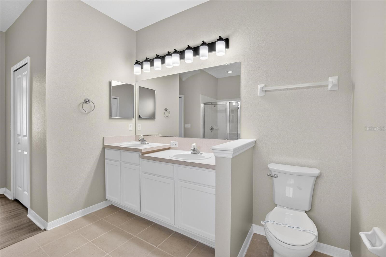 Image 52 of 74 For 5714 Hawkgrove Place