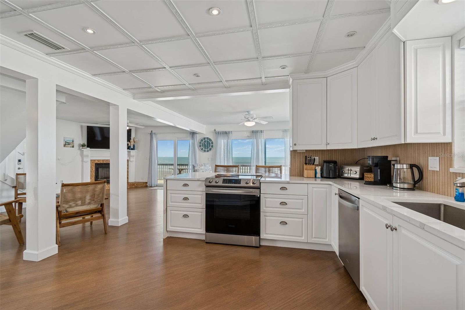 Image 19 of 57 For 8432 Gulf Boulevard Sailfish