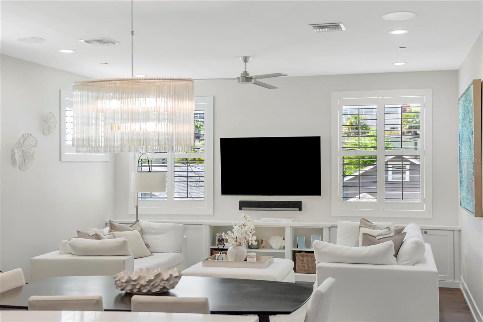 Listing photo id 14 for 536 4th Avenue S 2