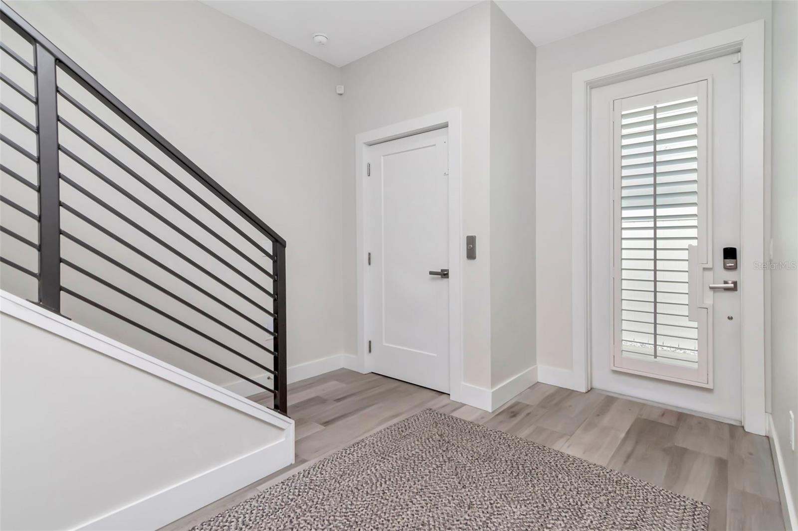 Listing photo id 0 for 536 4th Avenue S 2