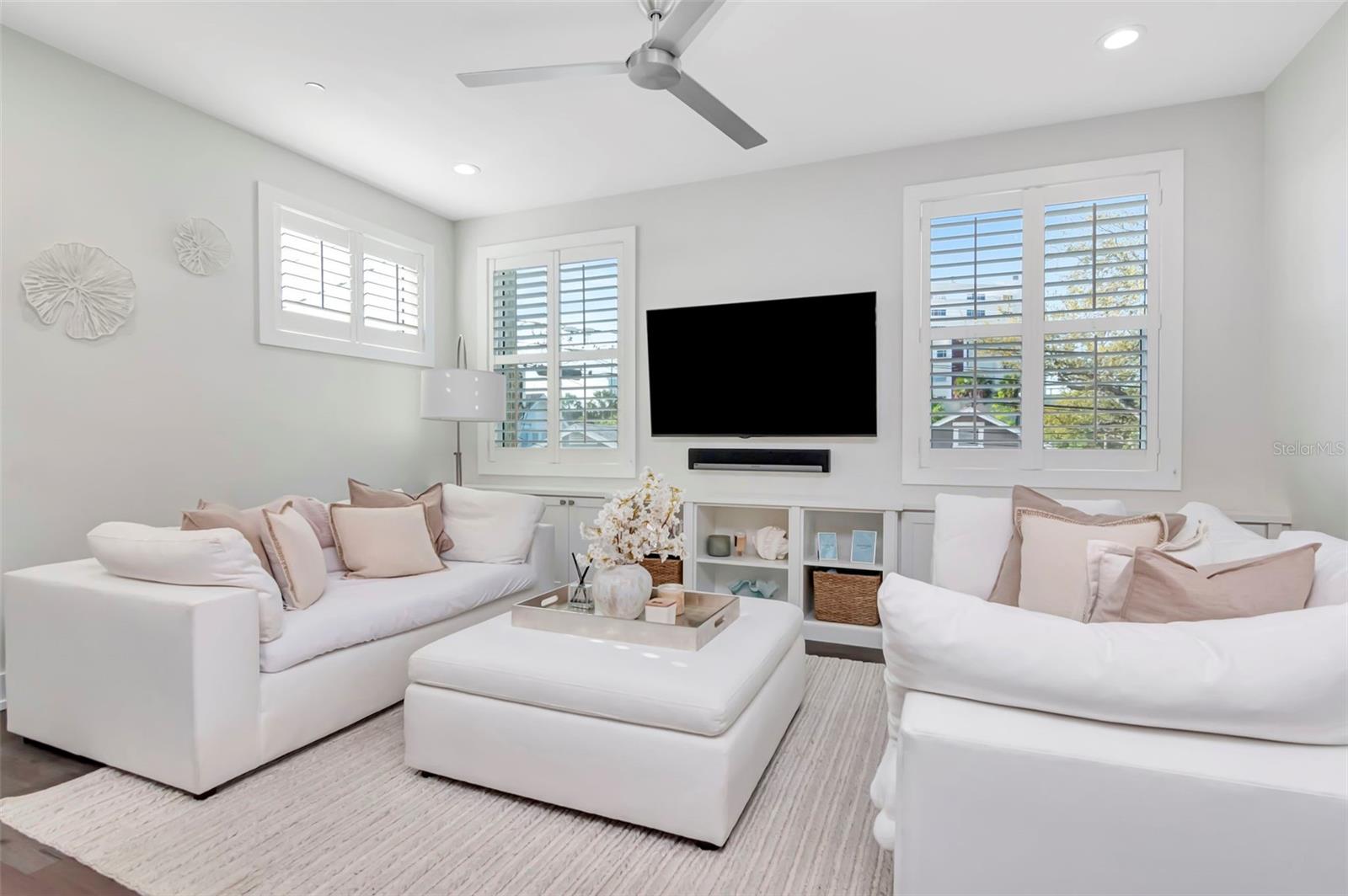 Listing photo id 23 for 536 4th Avenue S 2