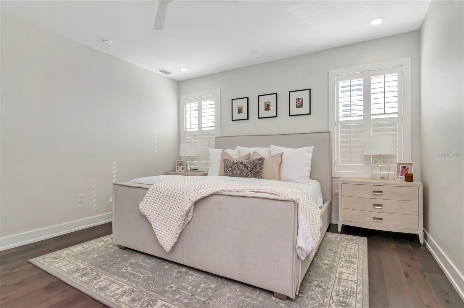 Listing photo id 27 for 536 4th Avenue S 2