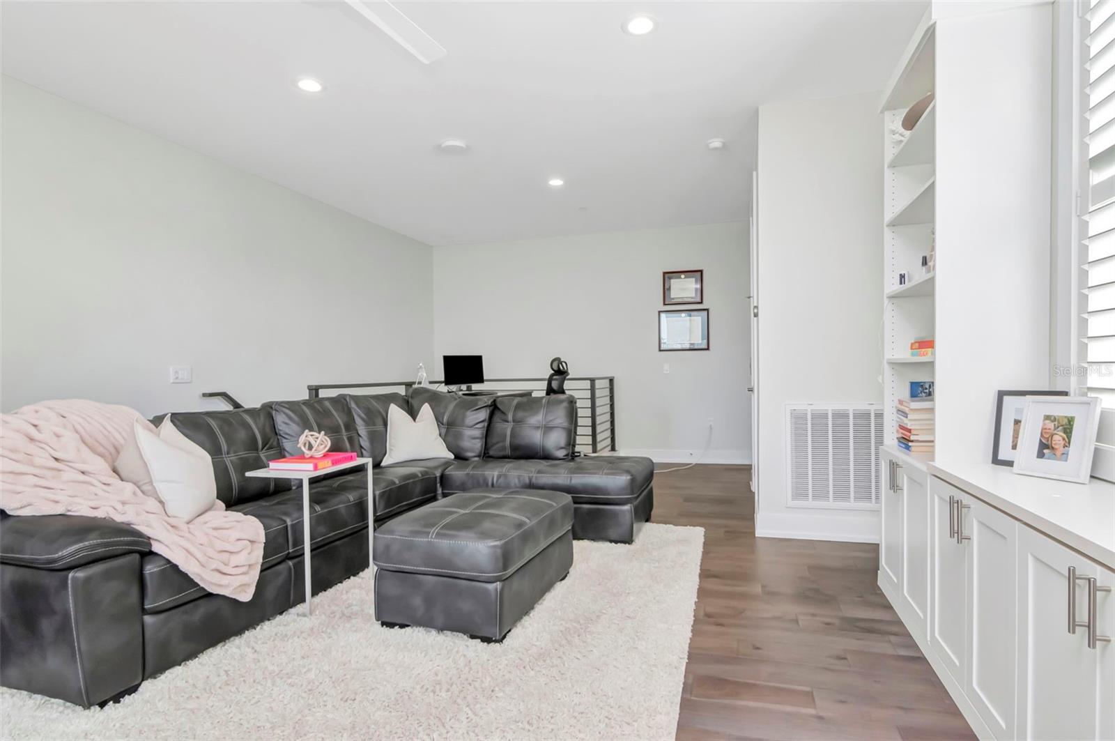 Listing photo id 39 for 536 4th Avenue S 2