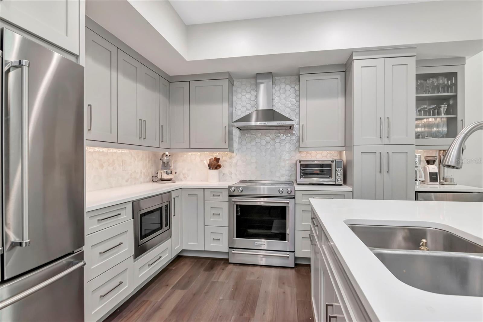 Listing photo id 5 for 536 4th Avenue S 2