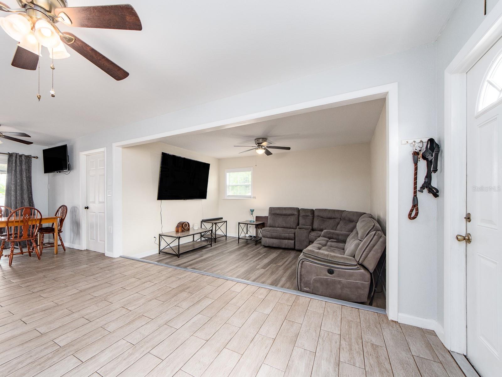 Image 5 of 24 For 8194 65th Street N