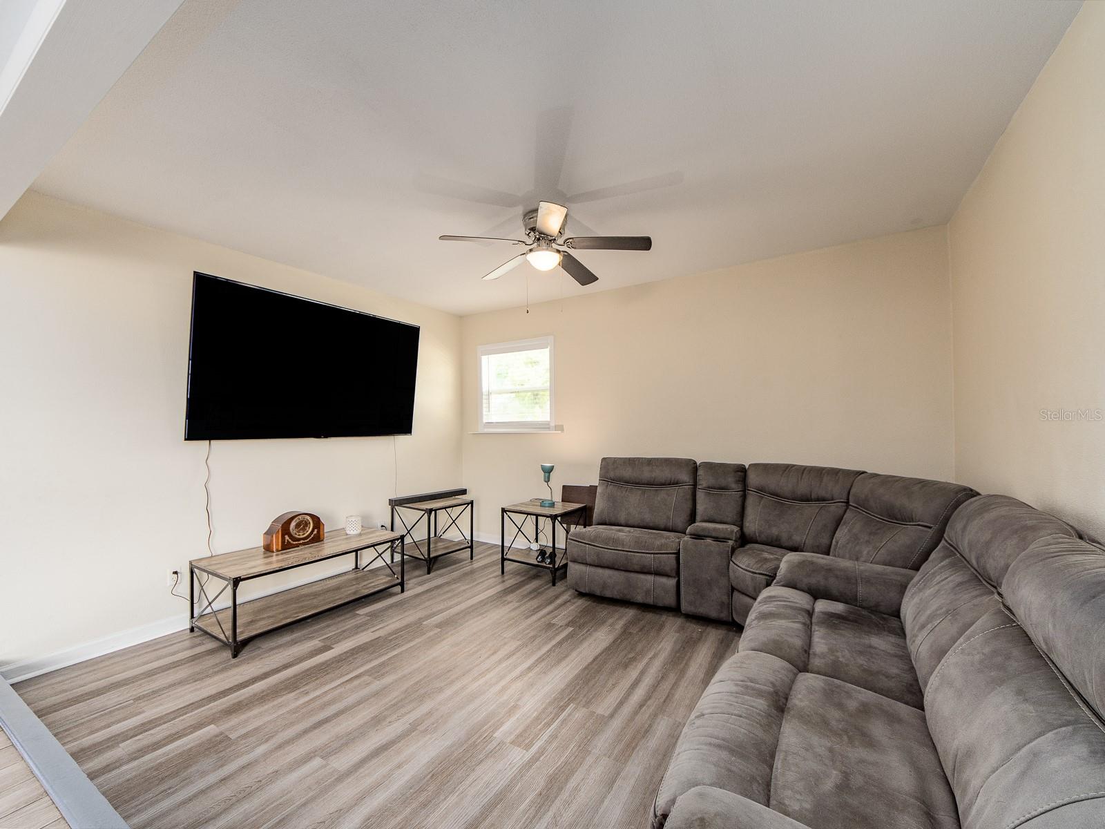 Image 6 of 24 For 8194 65th Street N