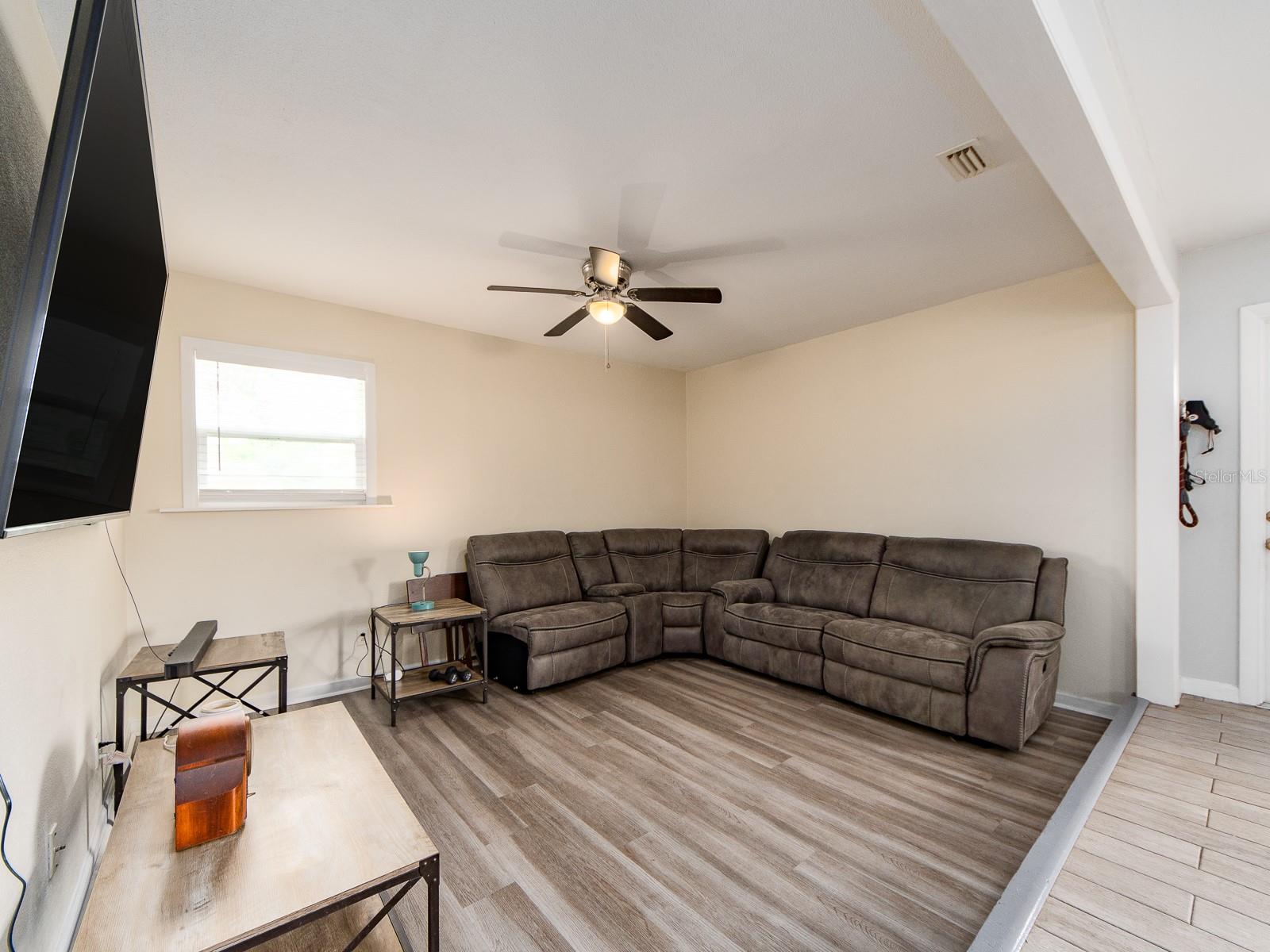 Image 7 of 24 For 8194 65th Street N