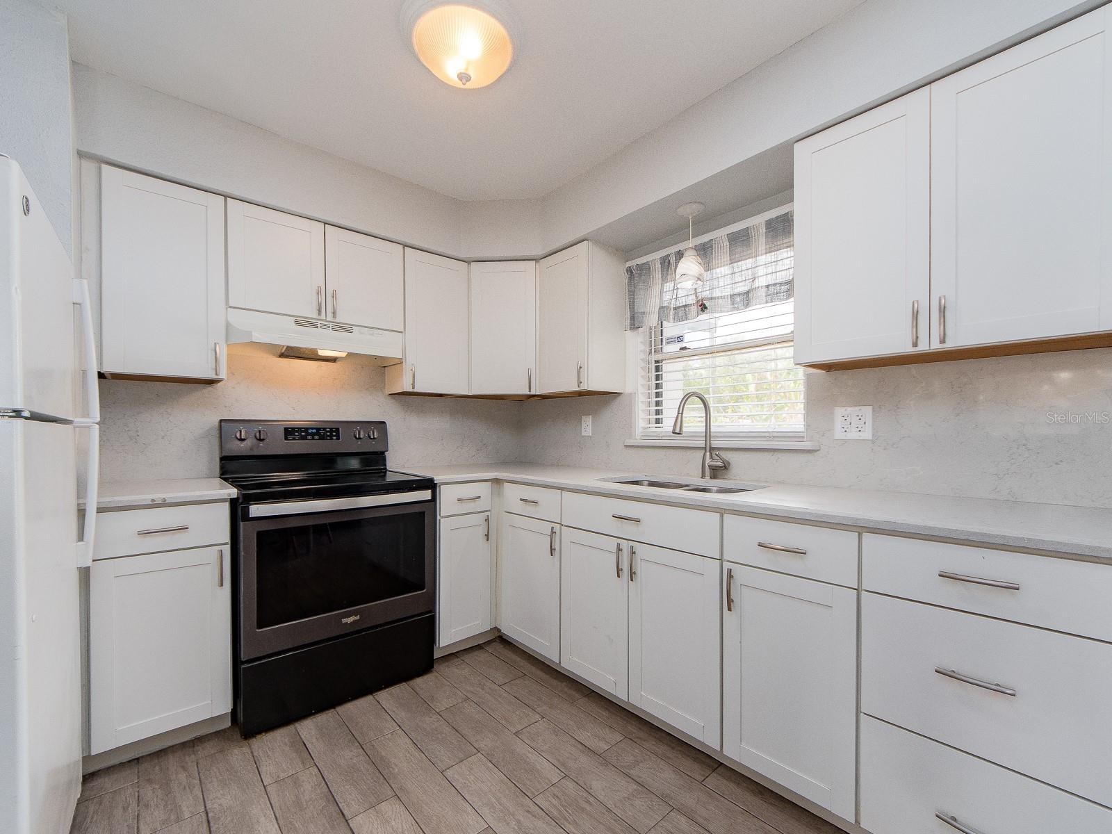 Image 9 of 24 For 8194 65th Street N