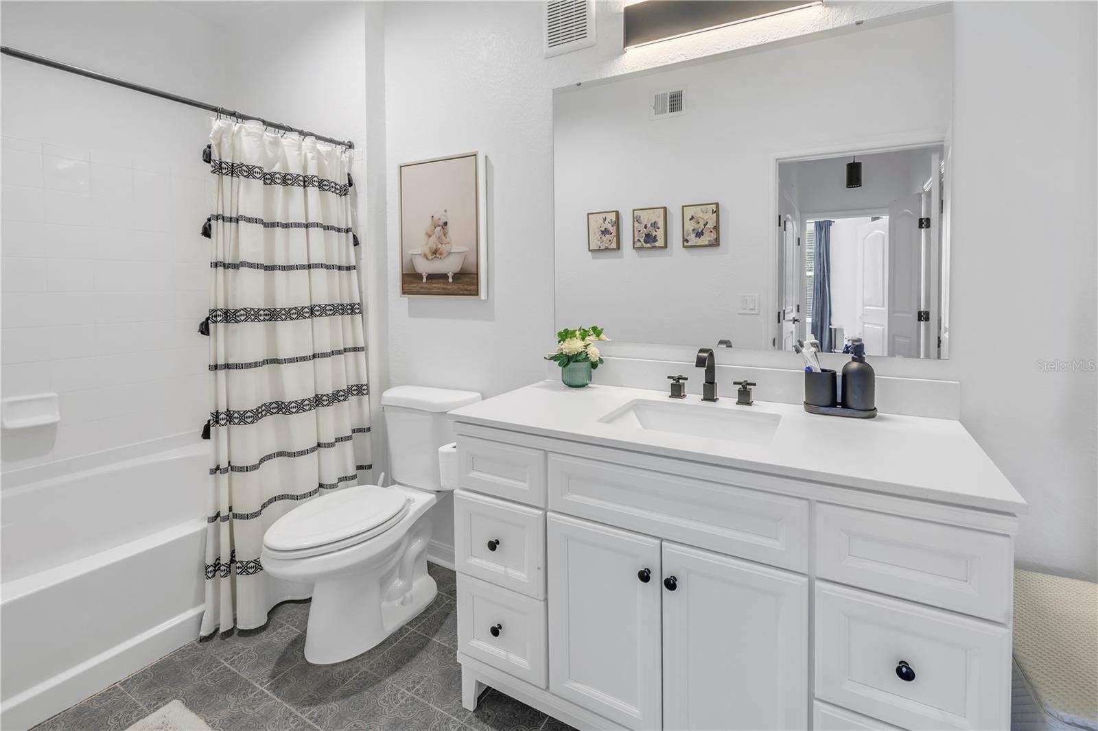 Image 18 of 35 For 4221 Spruce Street 1325