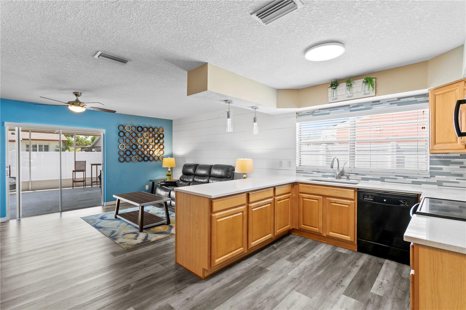 Listing photo id 13 for 6404 Heather Moor Court