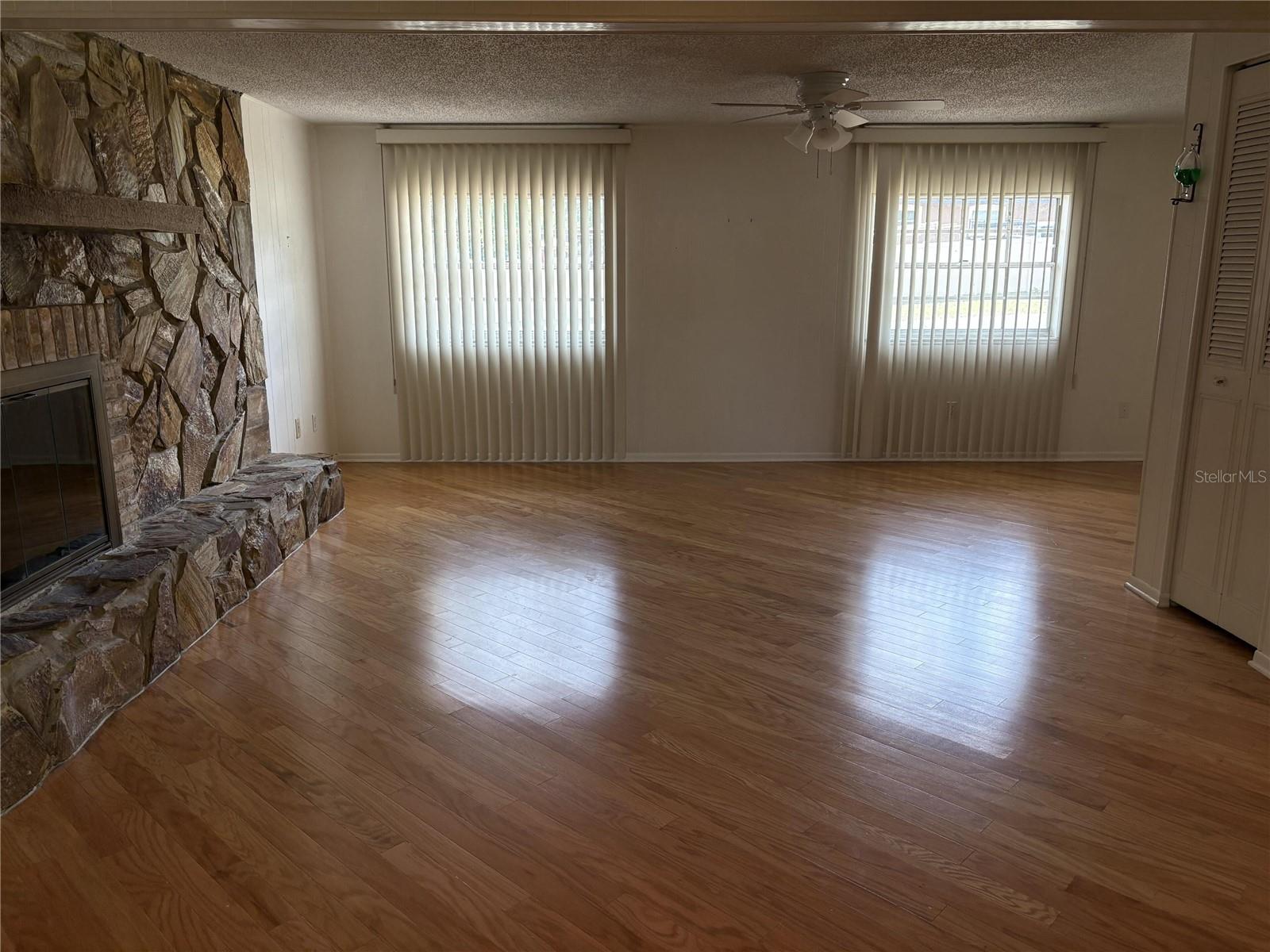 Image 13 of 48 For 1008 Lady Guinevere Drive