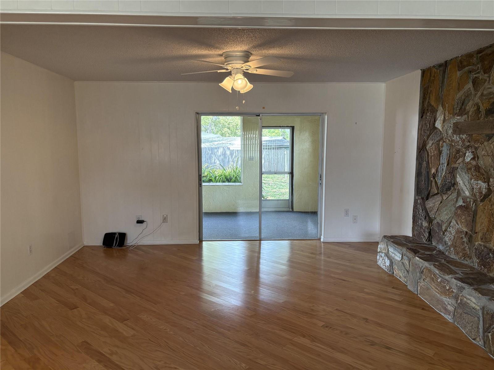 Image 14 of 48 For 1008 Lady Guinevere Drive