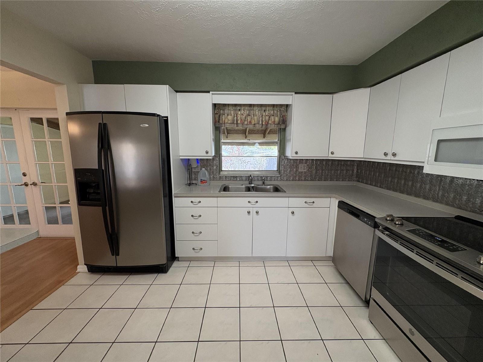 Image 23 of 48 For 1008 Lady Guinevere Drive