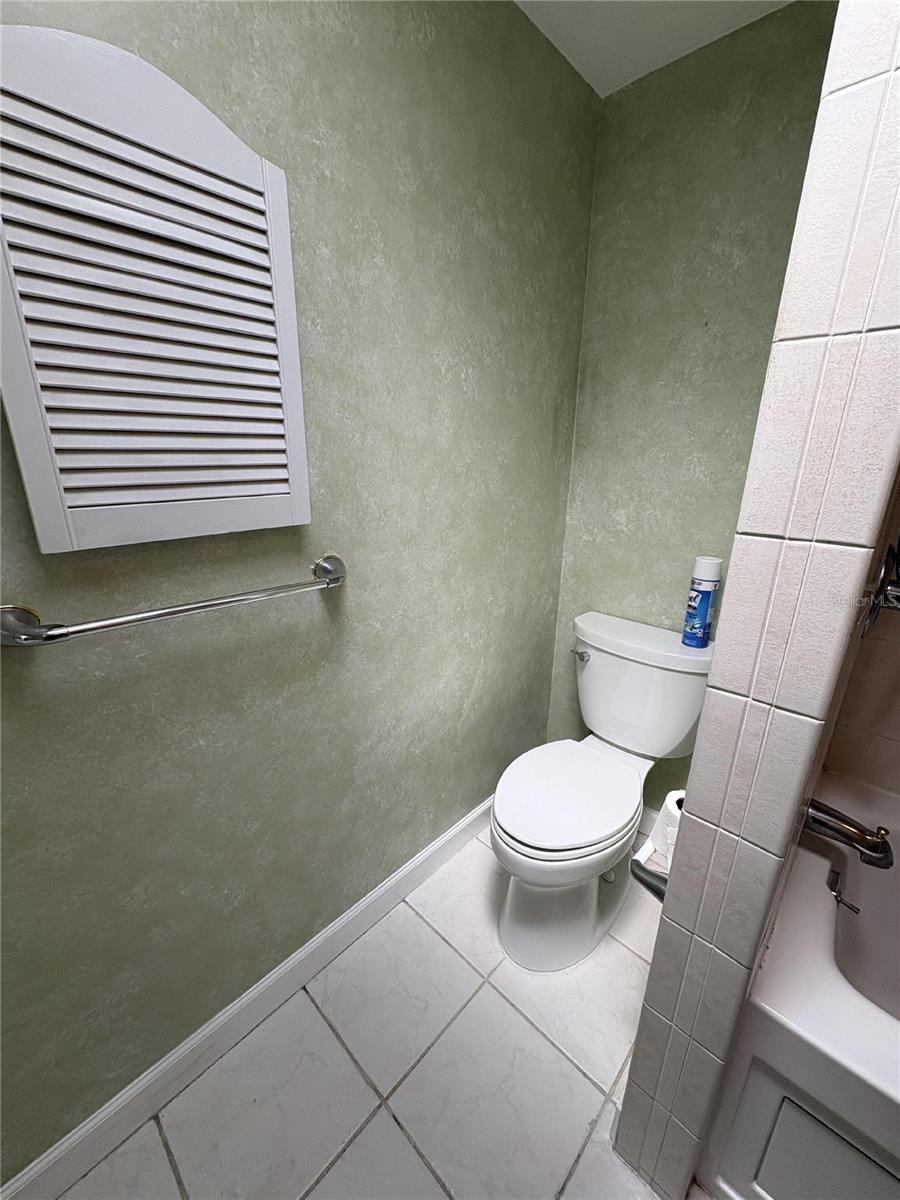 Image 26 of 48 For 1008 Lady Guinevere Drive