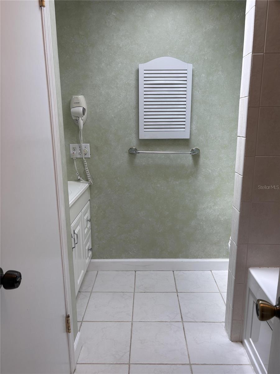 Image 29 of 48 For 1008 Lady Guinevere Drive