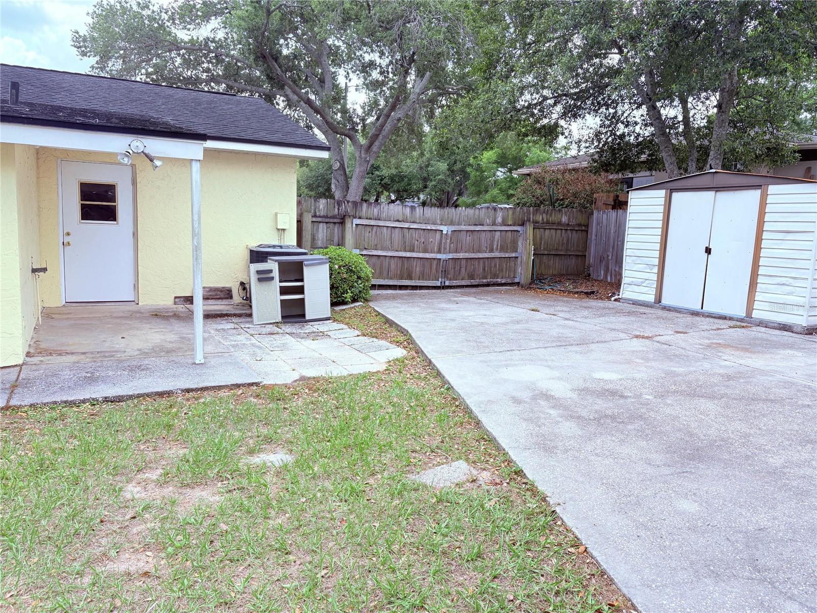 Image 40 of 48 For 1008 Lady Guinevere Drive