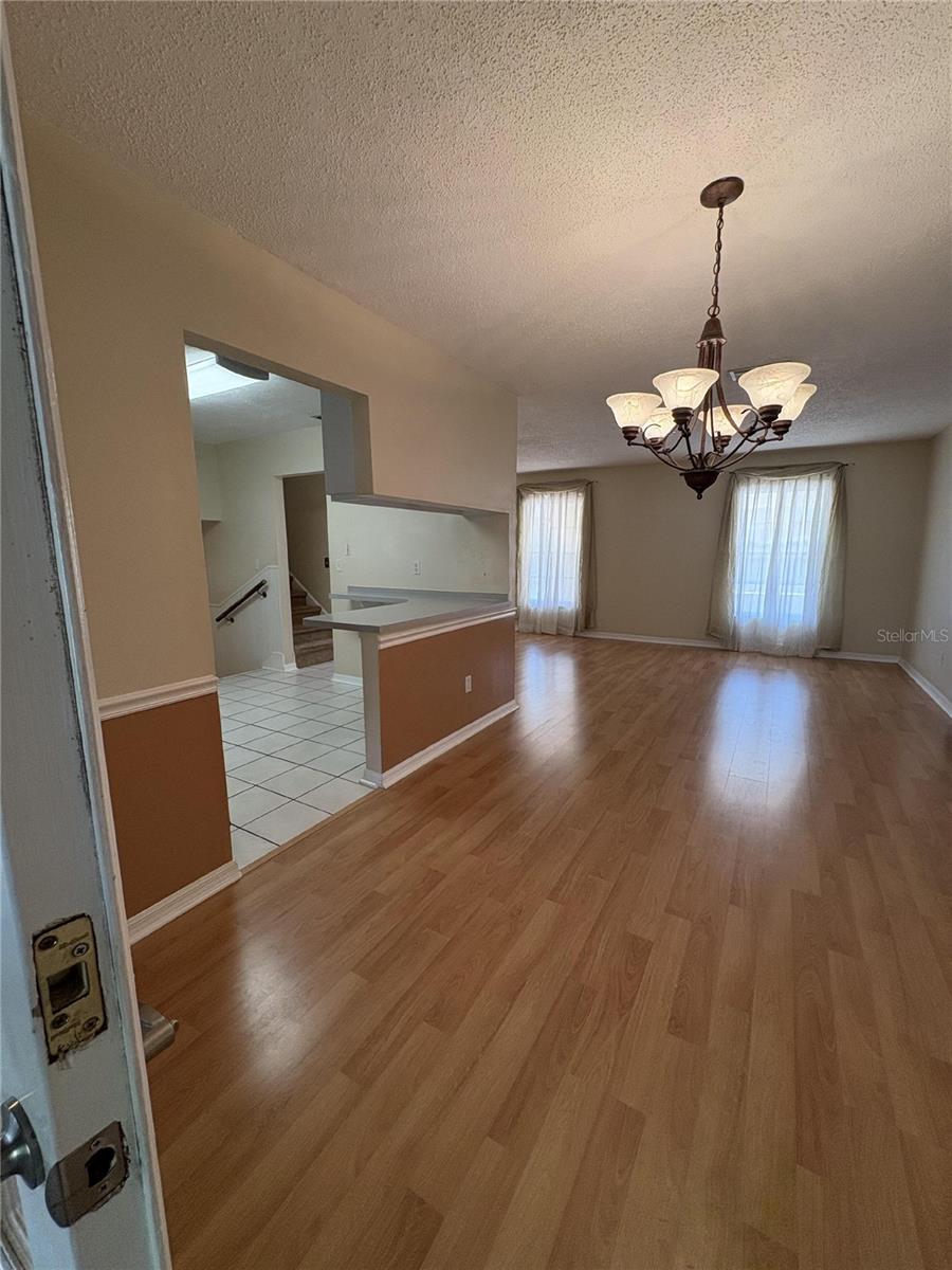 Image 7 of 48 For 1008 Lady Guinevere Drive