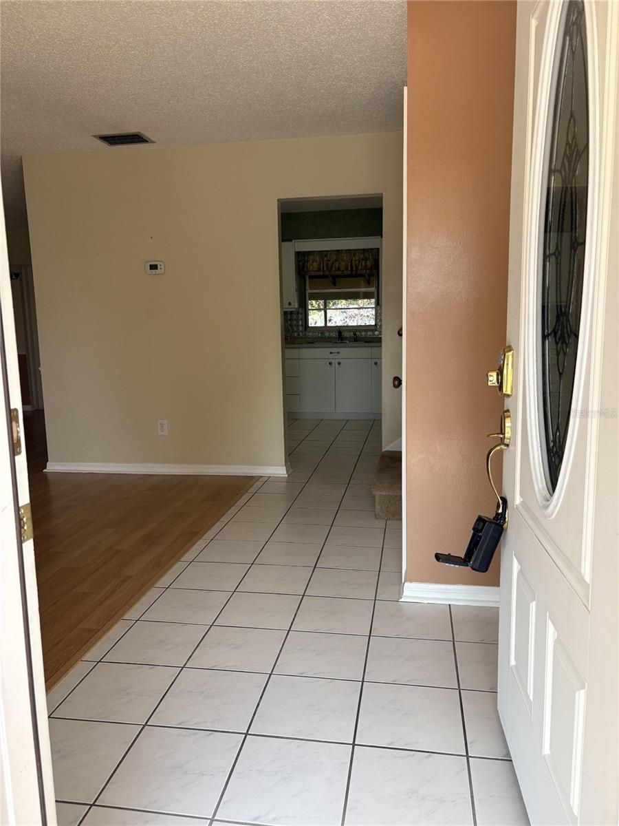 Image 8 of 48 For 1008 Lady Guinevere Drive