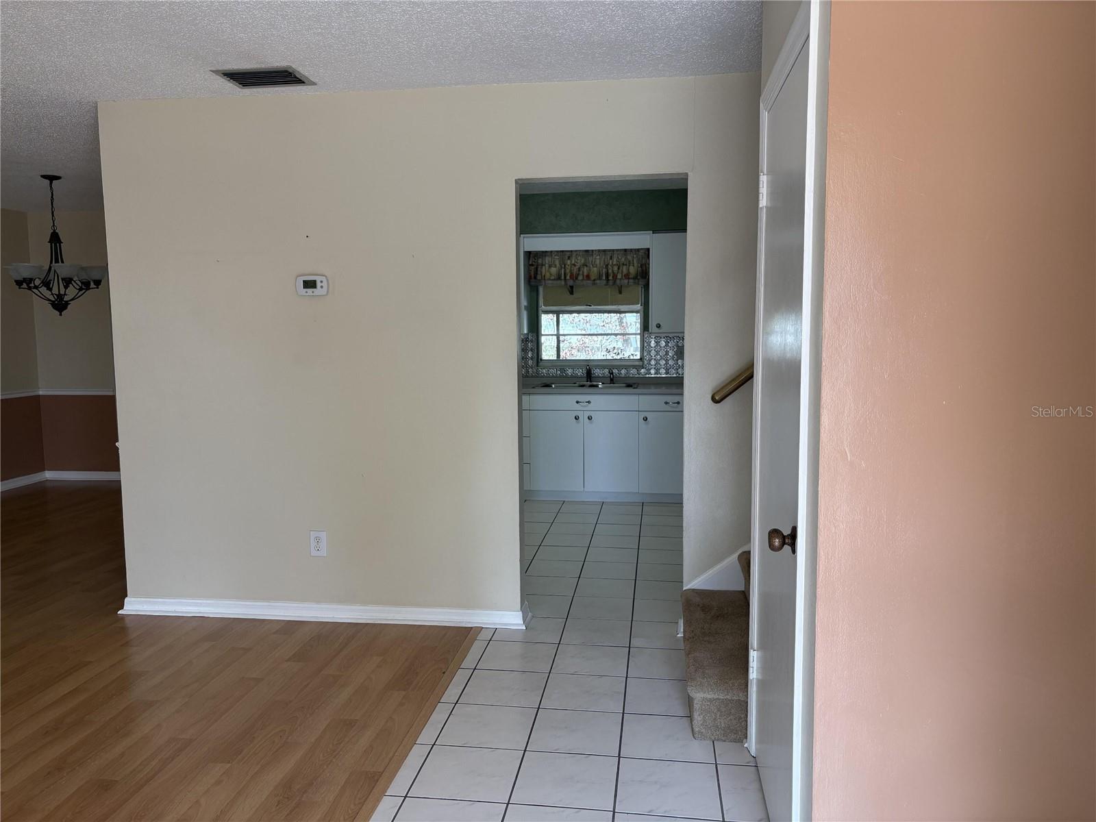 Image 9 of 48 For 1008 Lady Guinevere Drive