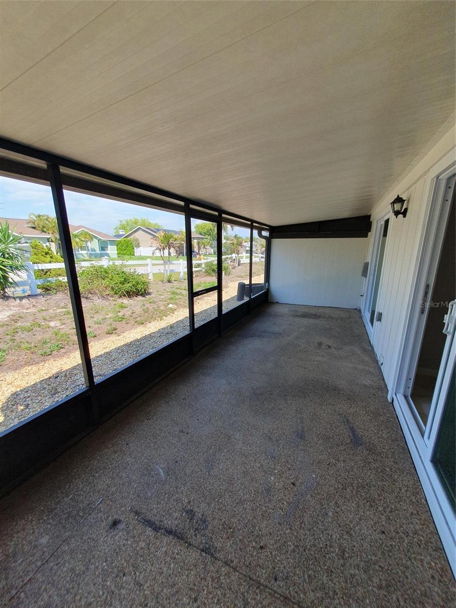 Listing photo id 6 for 1927 Orange Boulevard Way